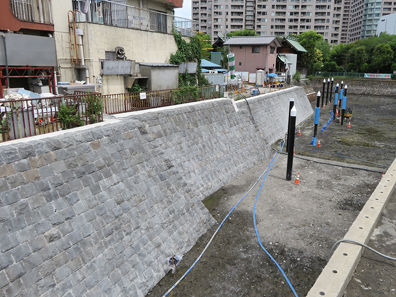 河川護岸（東京都中央区）